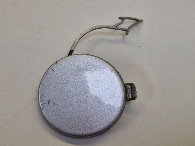 bontott VW GOLF VII Első Vonószem Burkolat