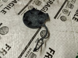 bontott VW GOLF VII Első Vonószem Burkolat