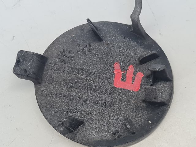 bontott VW GOLF VII Első Vonószem Burkolat