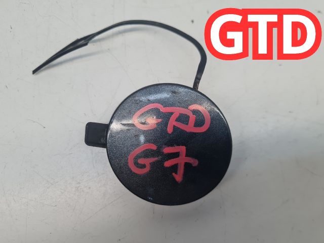 bontott VW GOLF VII Első Vonószem Burkolat