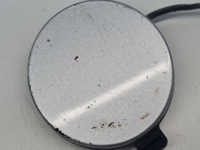 bontott VW GOLF VII Első Vonószem Burkolat