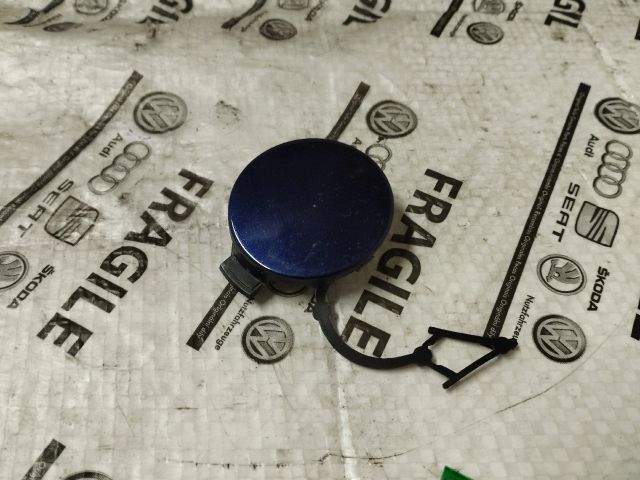 bontott VW GOLF VII Első Vonószem Burkolat