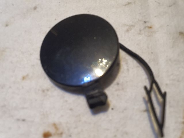 bontott VW GOLF VII Első Vonószem Burkolat