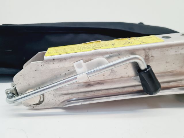 bontott VW GOLF VII Emelő