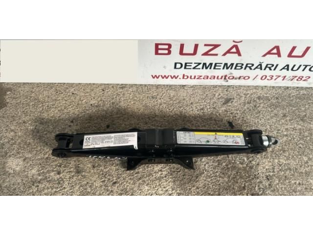 bontott VW GOLF VII Emelő