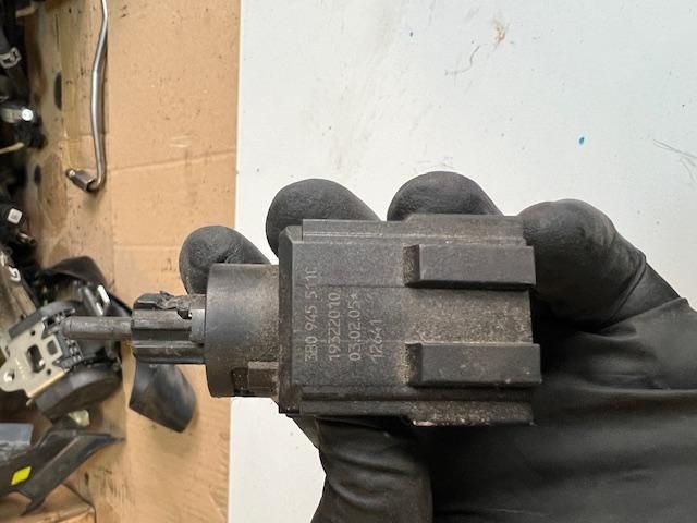 bontott VW GOLF VII Fék Pedál Kapcsoló