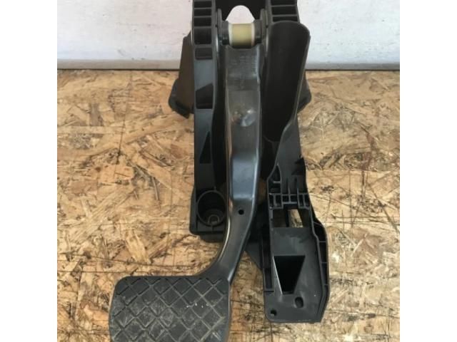 bontott VW GOLF VII Fékpedál