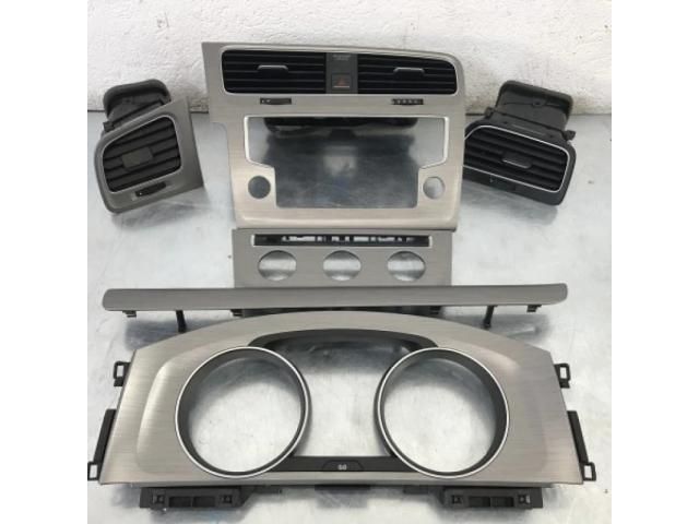 bontott VW GOLF VII Felső Műszerfal Burkolat