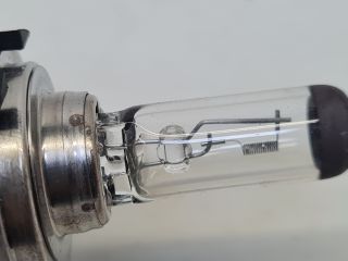 bontott VW GOLF VII Fényszóró Izzó Foglalat