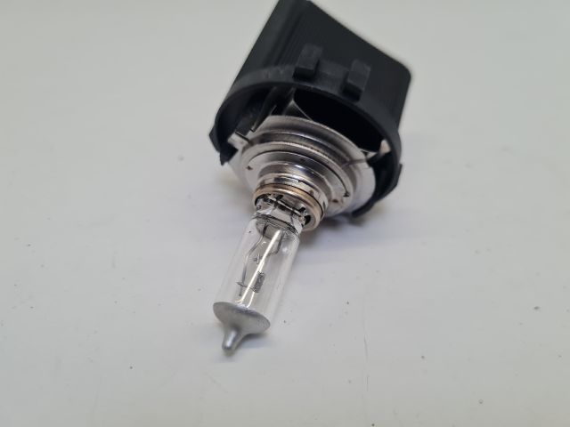 bontott VW GOLF VII Fényszóró Izzó Foglalat