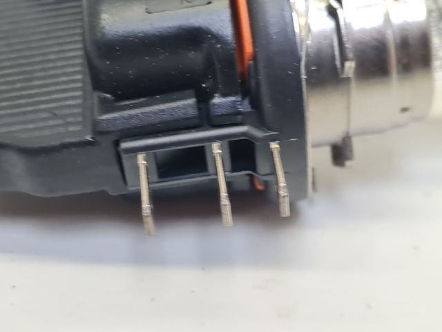 bontott VW GOLF VII Fényszóró Izzó Foglalat