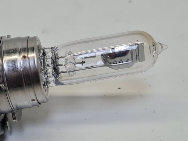 bontott VW GOLF VII Fényszóró Izzó Foglalat