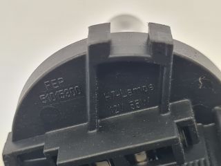 bontott VW GOLF VII Fényszóró Izzó Foglalat