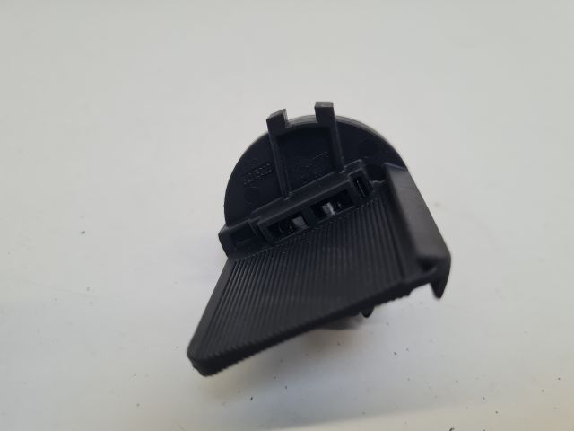 bontott VW GOLF VII Fényszóró Izzó Foglalat