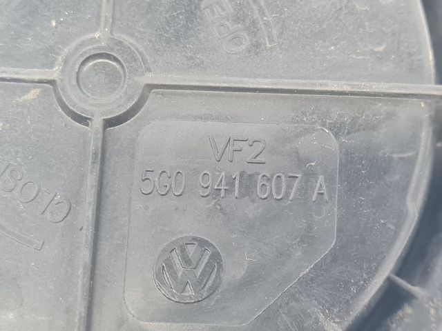 bontott VW GOLF VII Fényszóró Lámpabúra Fedél