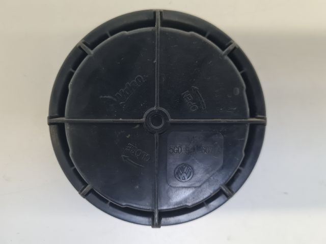 bontott VW GOLF VII Fényszóró Lámpabúra Fedél