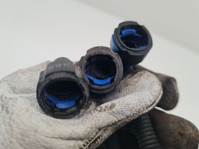 bontott VW GOLF VII Fényszórómosó Cső