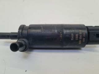 bontott VW GOLF VII Fényszórómosó Szivattyú