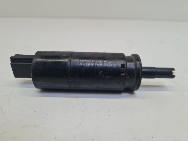 bontott VW GOLF VII Fényszórómosó Szivattyú