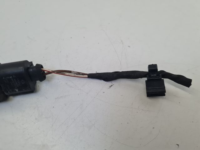 bontott VW GOLF VII Fényszórómosó Szivattyú