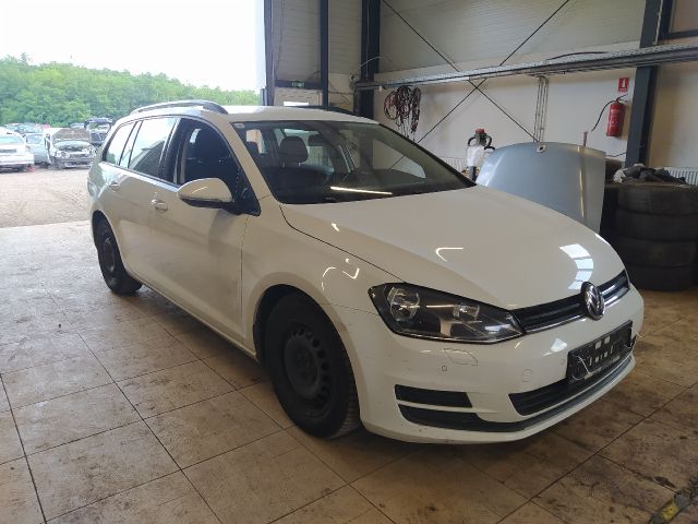 bontott VW GOLF VII Fényszórómosó Szivattyú