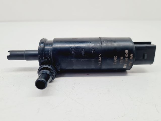 bontott VW GOLF VII Fényszórómosó Szivattyú