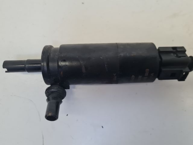 bontott VW GOLF VII Fényszórómosó Szivattyú