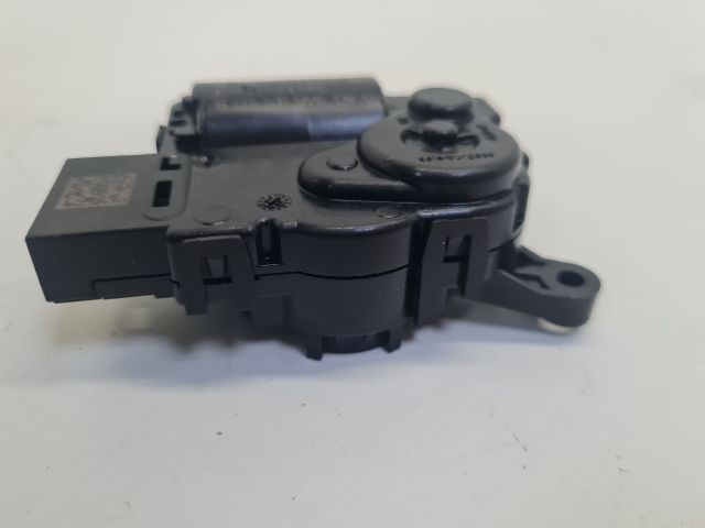 bontott VW GOLF VII Fűtés Állító Motor