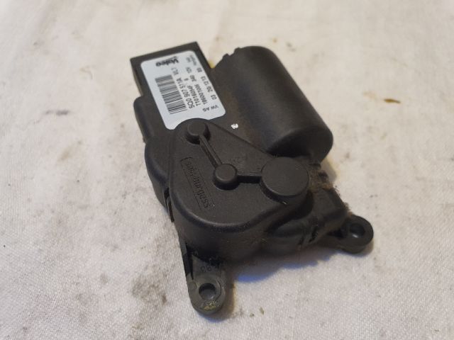 bontott VW GOLF VII Fűtés Állító Motor