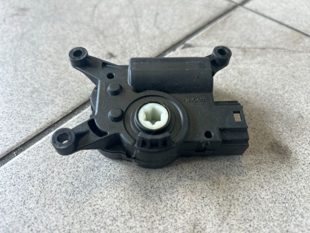 bontott VW GOLF VII Fűtés Állító Motor