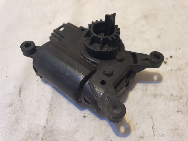 bontott VW GOLF VII Fűtés Állító Motor