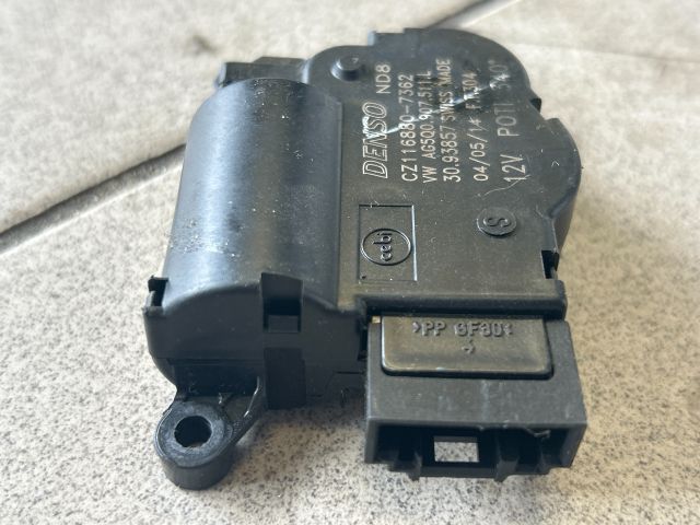 bontott VW GOLF VII Fűtés Állító Motor