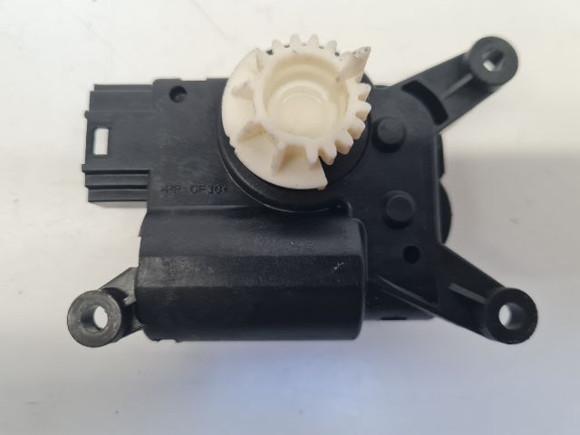 bontott VW GOLF VII Fűtés Állító Motor