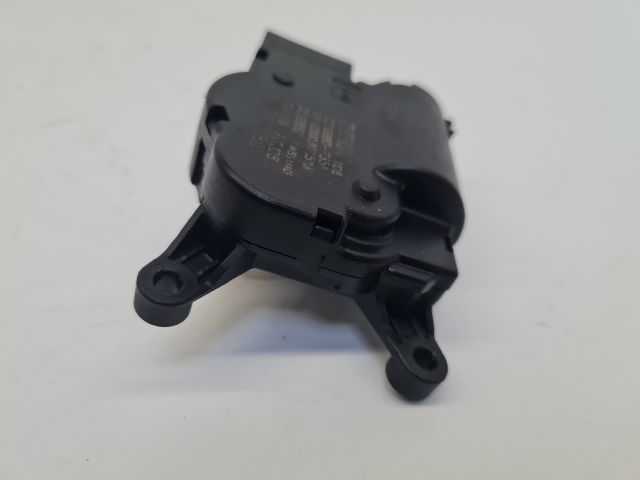 bontott VW GOLF VII Fűtés Állító Motor