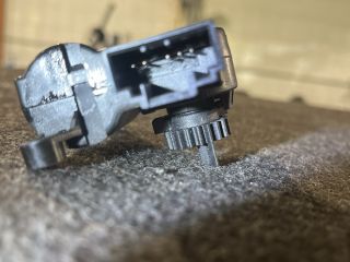 bontott VW GOLF VII Fűtés Állító Motor