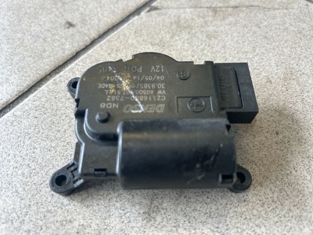 bontott VW GOLF VII Fűtés Állító Motor