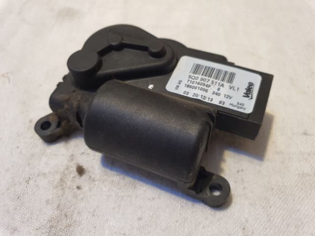 bontott VW GOLF VII Fűtés Állító Motor