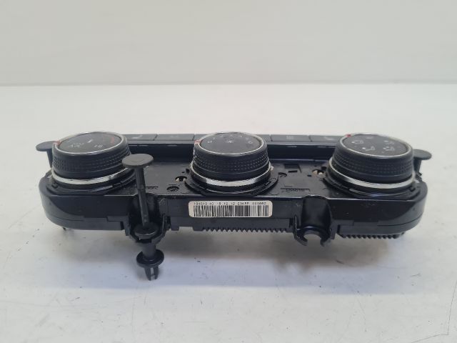 bontott VW GOLF VII Fűtéskapcsoló (digit klímás)