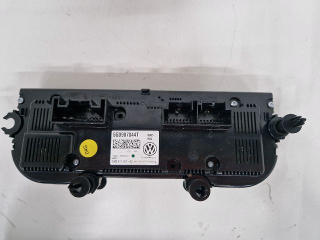 bontott VW GOLF VII Fűtéskapcsoló (digit klímás)