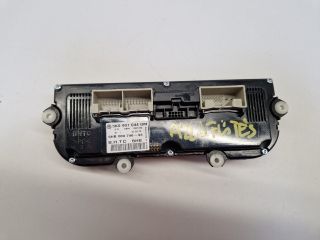 bontott VW GOLF VII Fűtéskapcsoló (digit klímás)