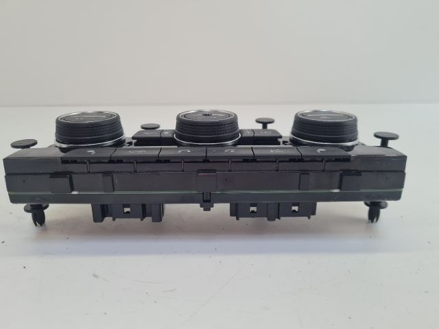 bontott VW GOLF VII Fűtéskapcsoló (digit klímás)