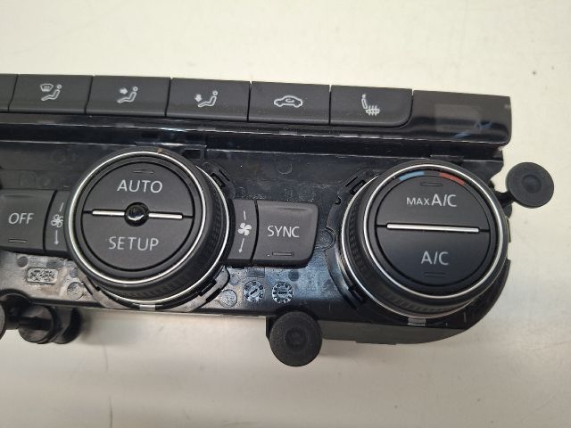 bontott VW GOLF VII Fűtéskapcsoló (digit klímás)