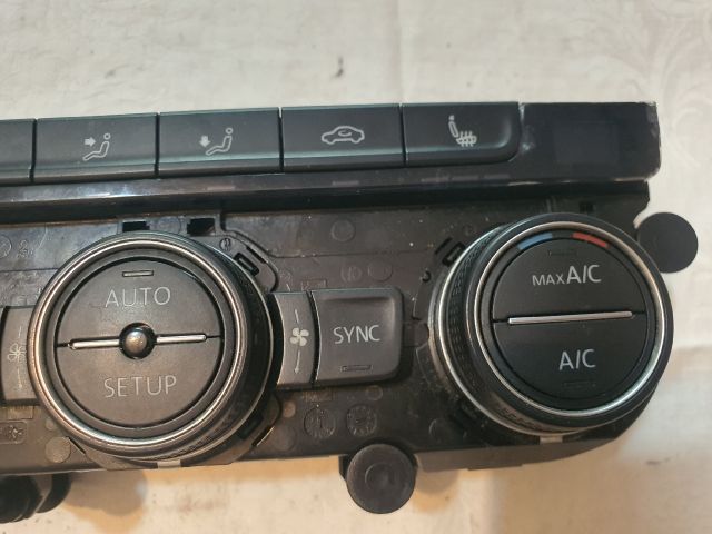 bontott VW GOLF VII Fűtéskapcsoló (digit klímás)