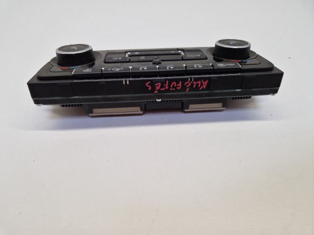 bontott VW GOLF VII Fűtéskapcsoló (digit klímás)