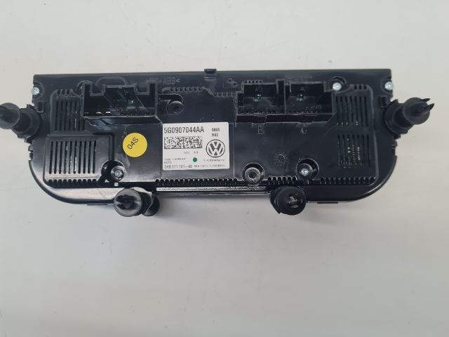 bontott VW GOLF VII Fűtéskapcsoló (digit klímás)