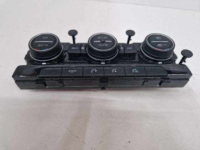 bontott VW GOLF VII Fűtéskapcsoló (digit klímás)