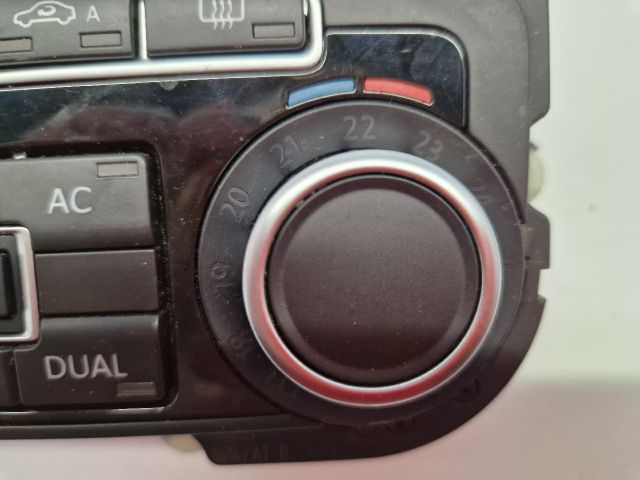 bontott VW GOLF VII Fűtéskapcsoló (digit klímás)