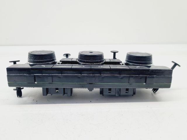 bontott VW GOLF VII Fűtéskapcsoló (digit klímás)