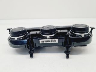 bontott VW GOLF VII Fűtéskapcsoló (digit klímás)
