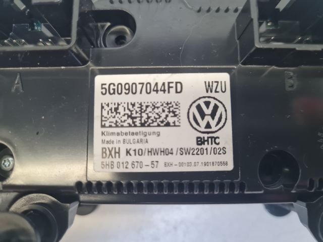bontott VW GOLF VII Fűtéskapcsoló (digit klímás)